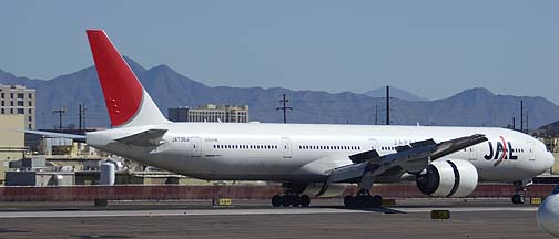 Japan Airlines 777 at Phoenix Sky Harbor, March 22, 2012